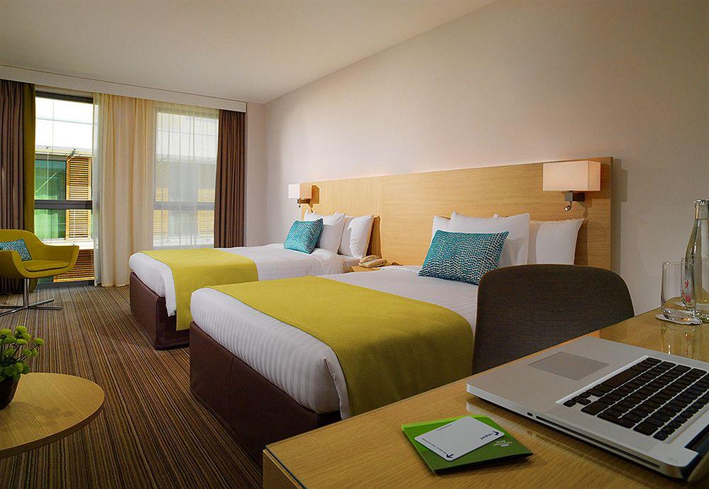 Courtyard By Marriott Montpellier Hotel Bagian luar foto