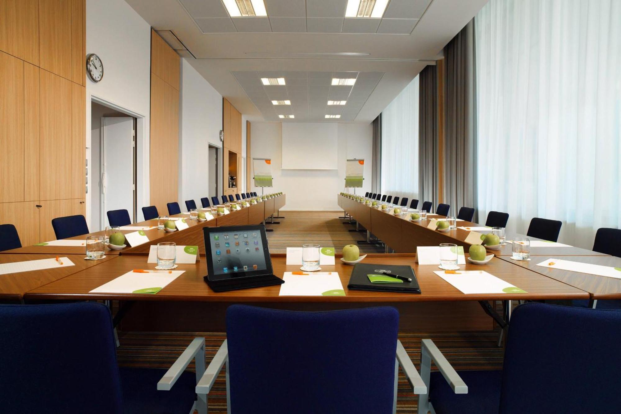 Courtyard By Marriott Montpellier Hotel Bagian luar foto