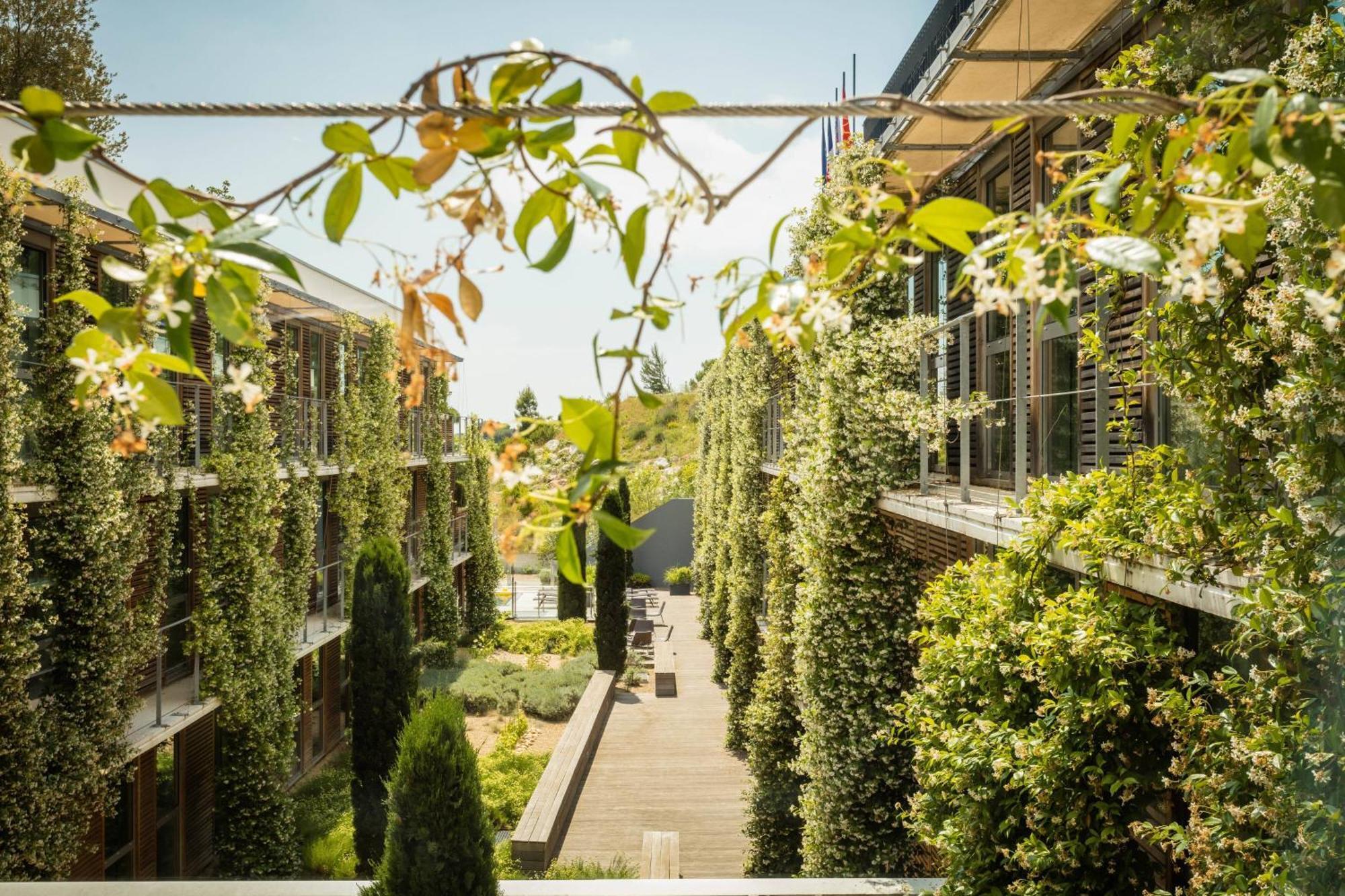 Courtyard By Marriott Montpellier Hotel Bagian luar foto