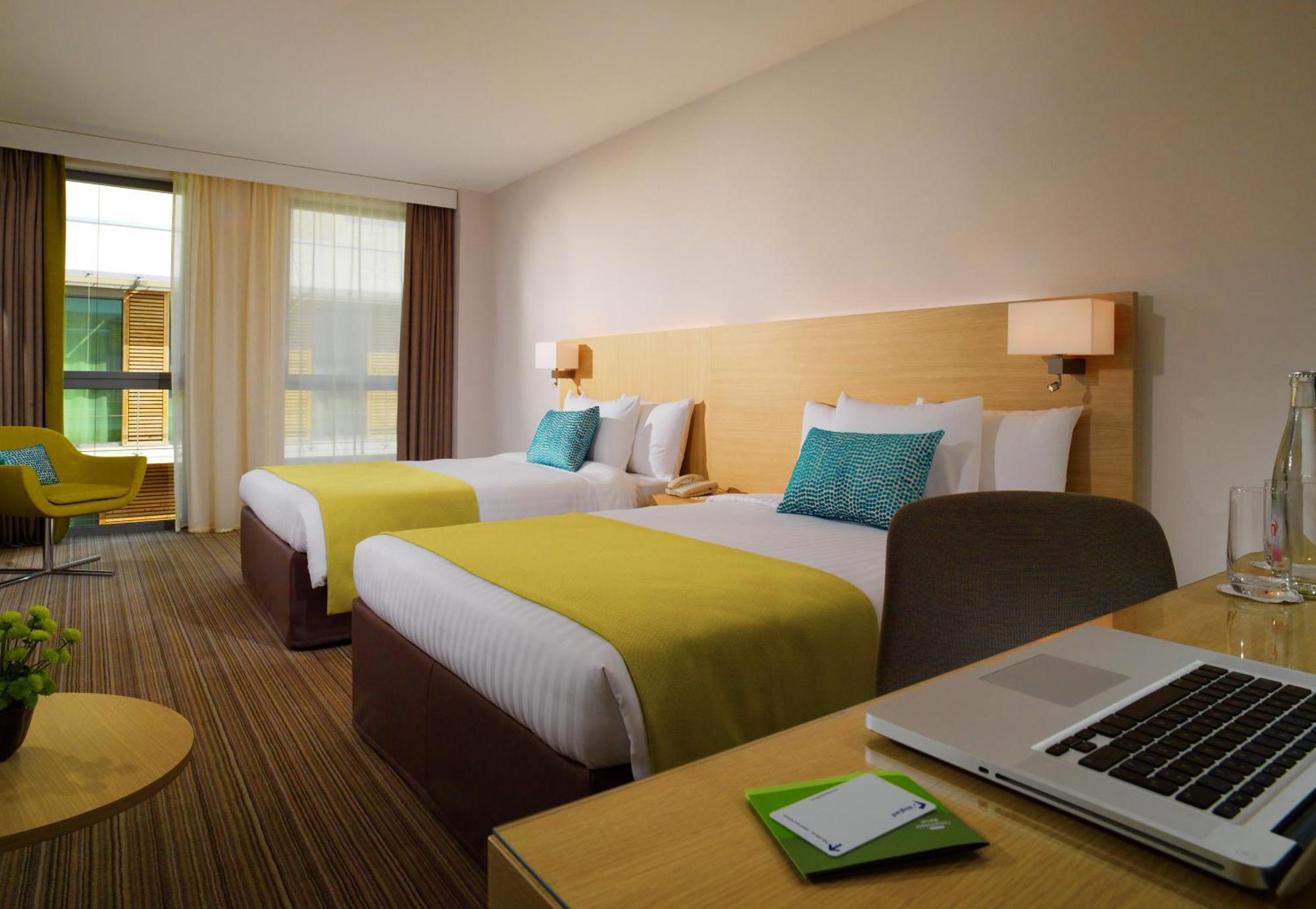 Courtyard By Marriott Montpellier Hotel Bagian luar foto