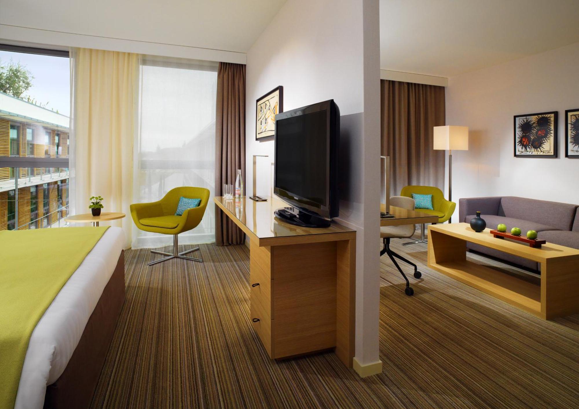 Courtyard By Marriott Montpellier Hotel Bagian luar foto