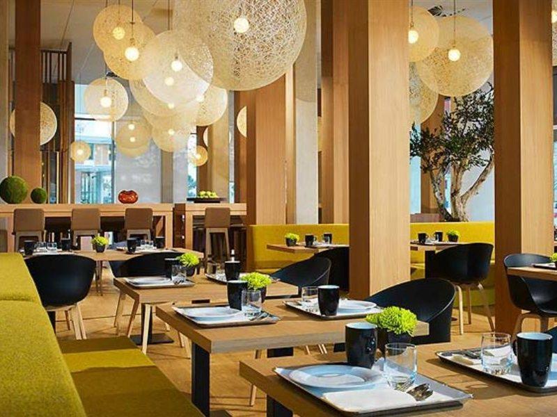 Courtyard By Marriott Montpellier Hotel Bagian luar foto